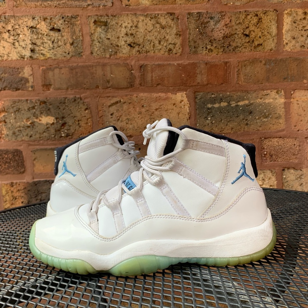 Nike Air Jordan 11 Legend Blue